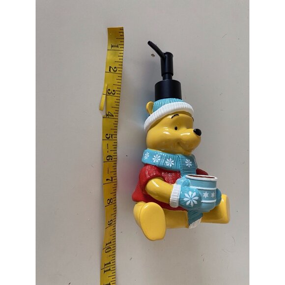 Disney Winnie The Pooh Hot Cocoa Christmas Santa Hat Soap Dispenser Ceramic NEW - Picture 8 of 9